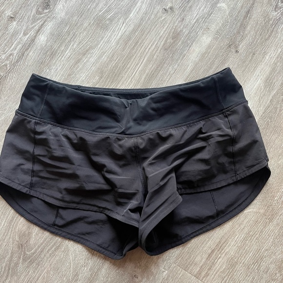 Lululemon Speed Up Shorts - Picture 5 of 5
